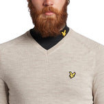 Lyle＆Scott Merino V脖子 - 温暖的尘土